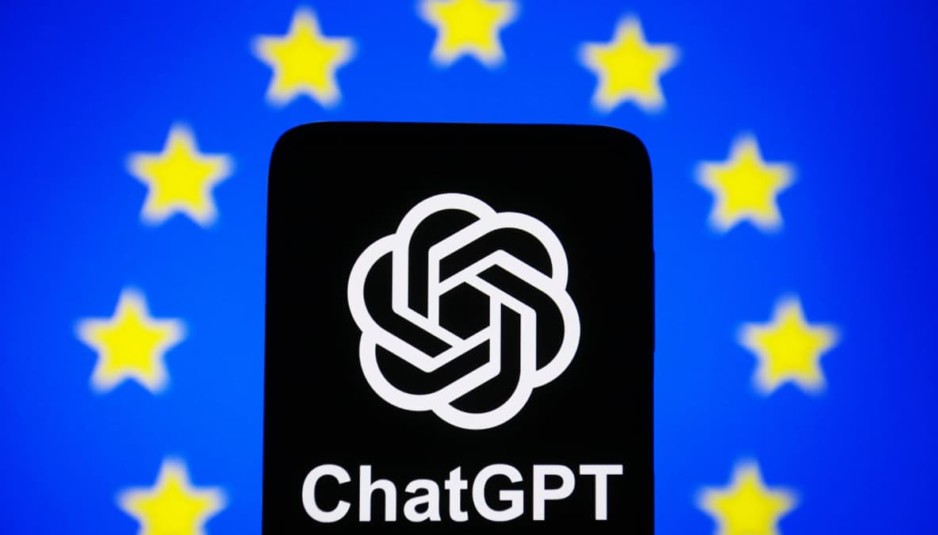 Écran affichant l'interface de ChatGPT avec le drapeau de l'Union européenne en arrière-plan